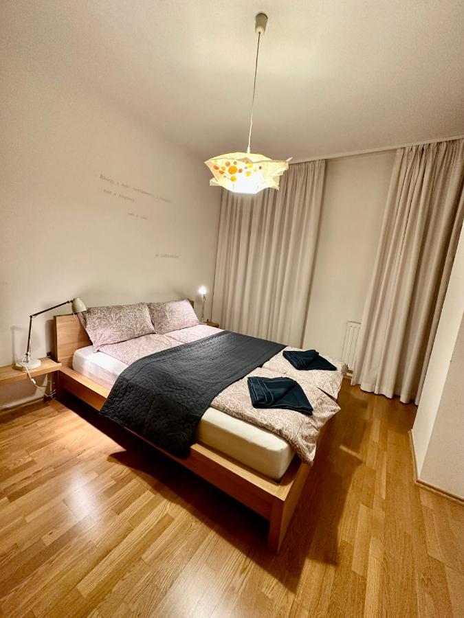 Central Apartment With Balcony Budapeste Exterior foto
