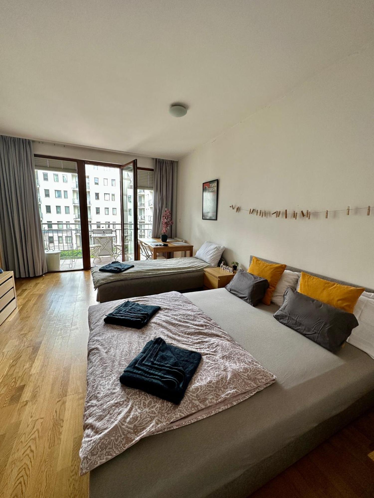 Central Apartment With Balcony Budapeste Exterior foto